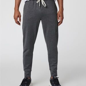 Vuori sunday performance jogger - NWT size large